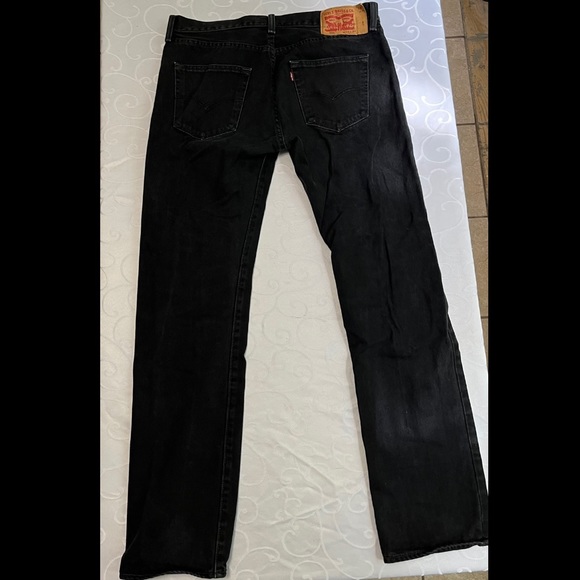 Men’s black Levi’s 501 jeans - Picture 2 of 2